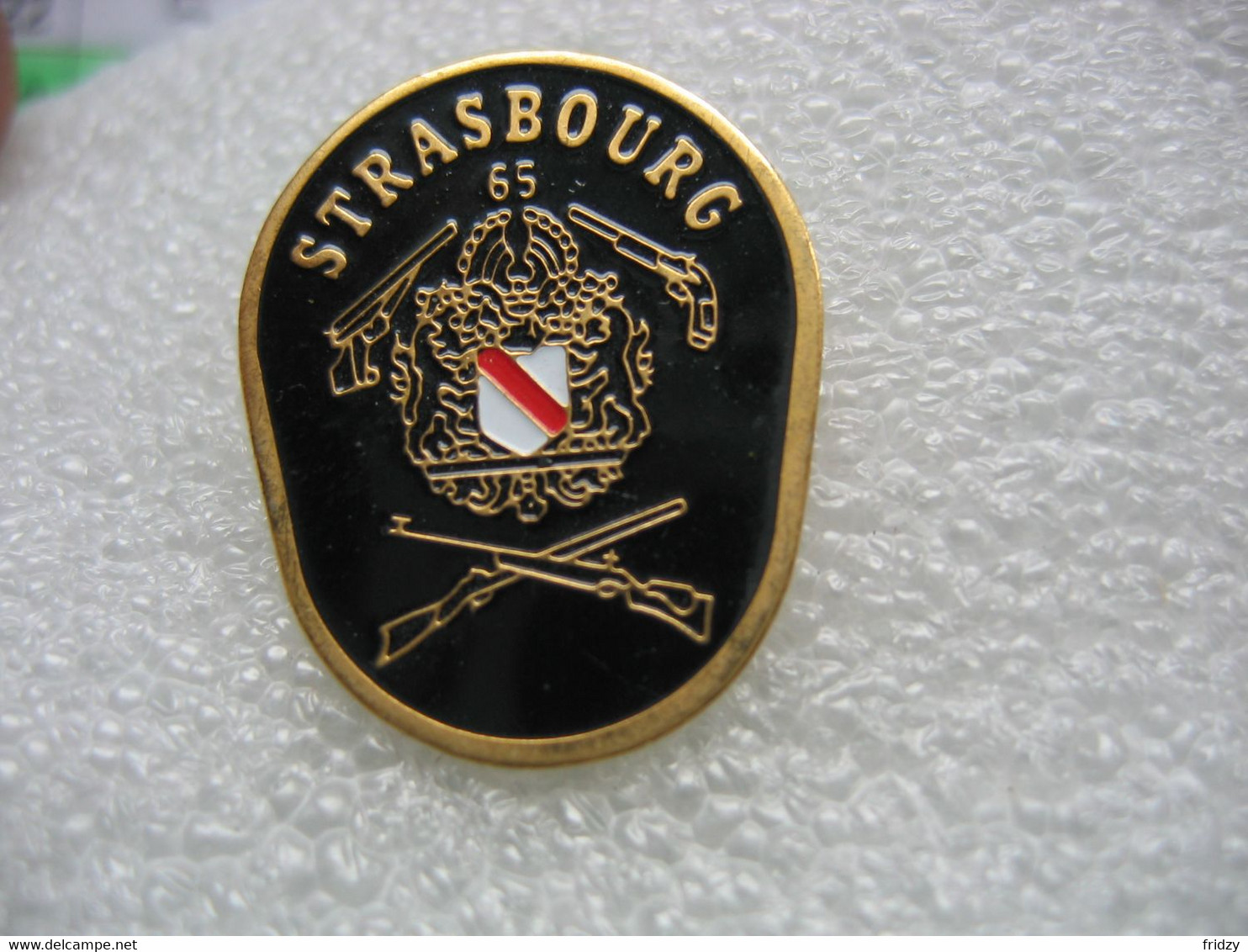 Pin's Du Club De Tir Strasbourg 65 (Dépt 67) - Boogschieten