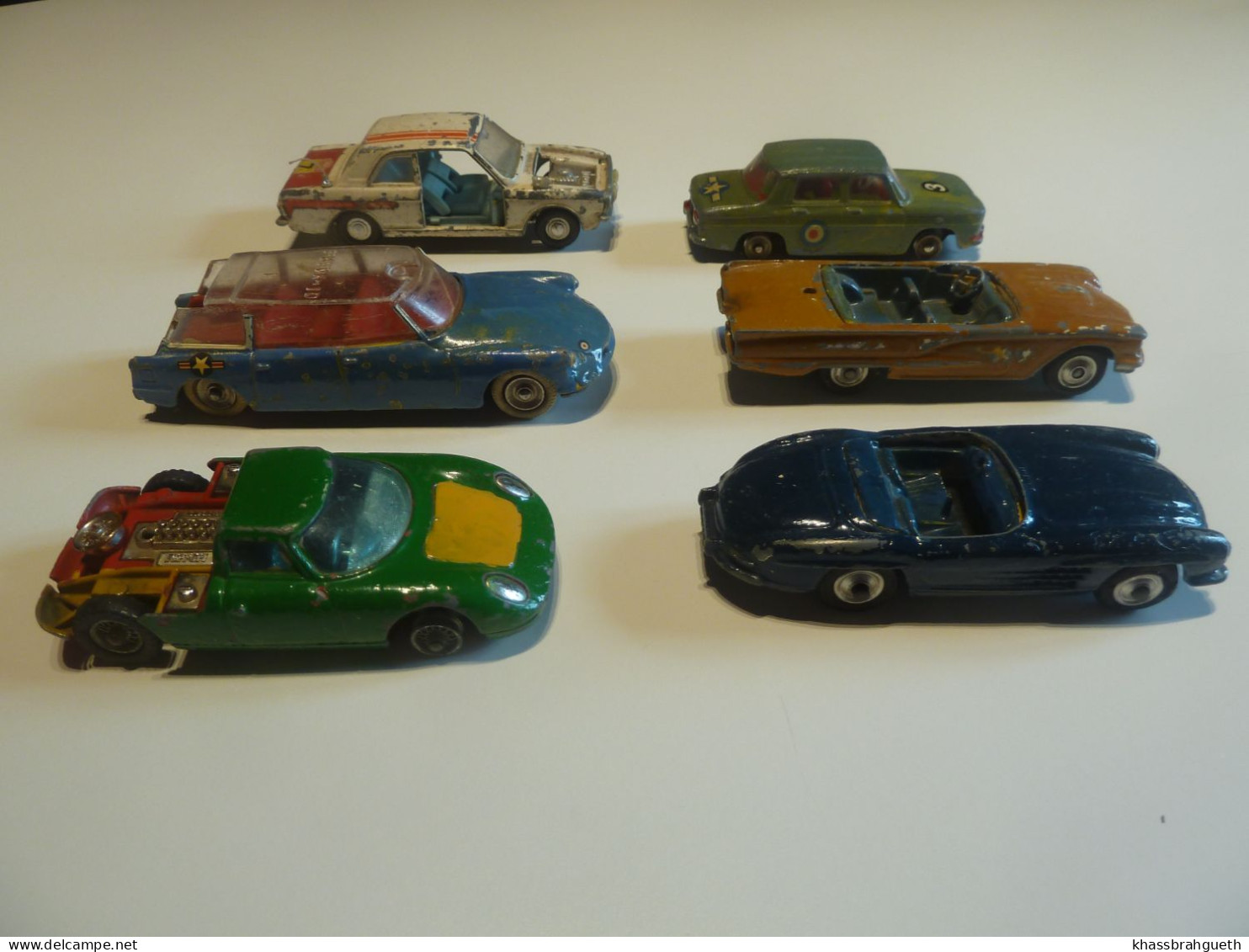 LOT 5 DINKY TOYS & CORGI TOYS - CITROEN FERRARI FORD MERCEDES - POUR RESTAURATION OU PIECES - Dinky