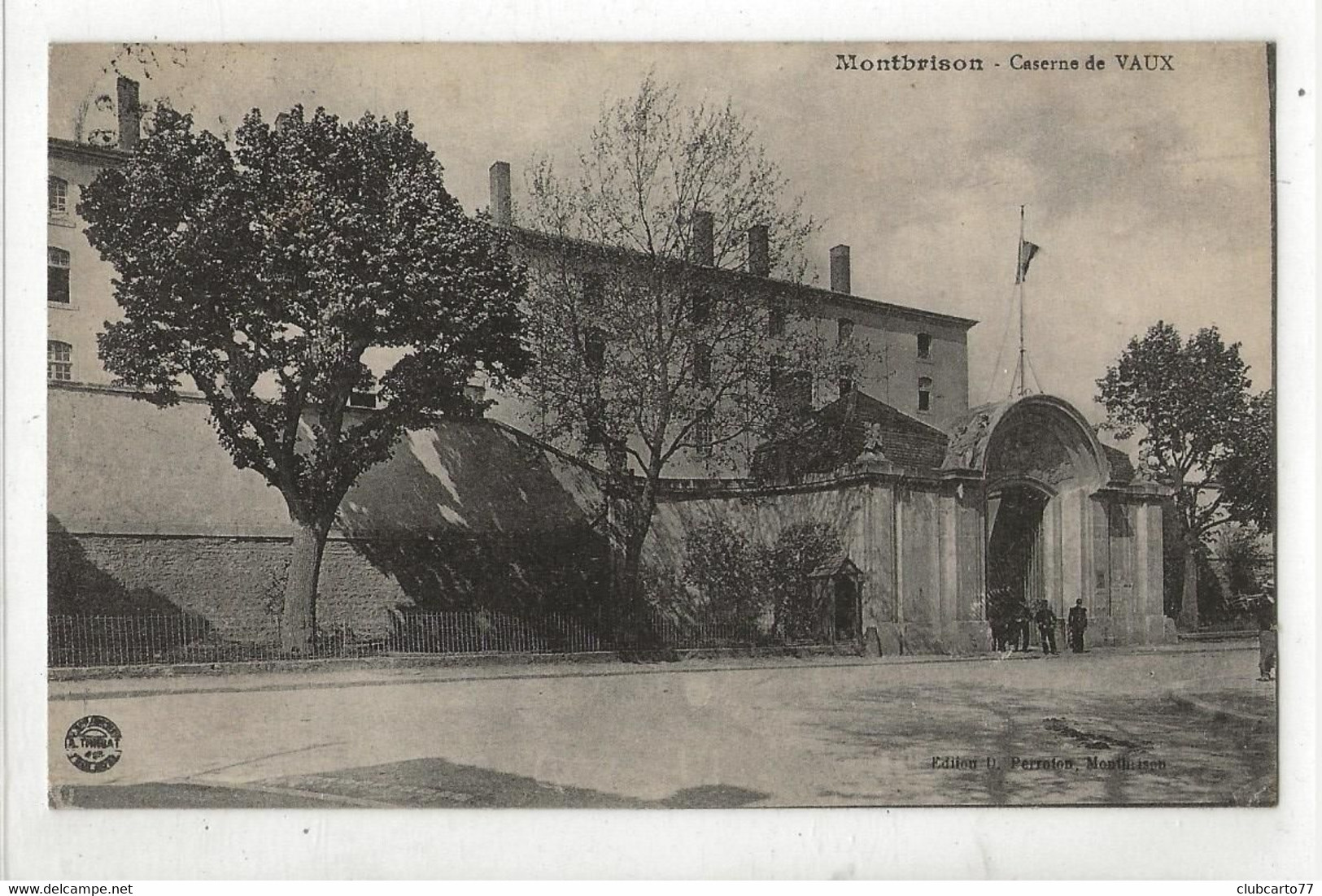 Montbrison (42) : La Caserne  De Vaux En 1918 (animé) PF. - Montbrison