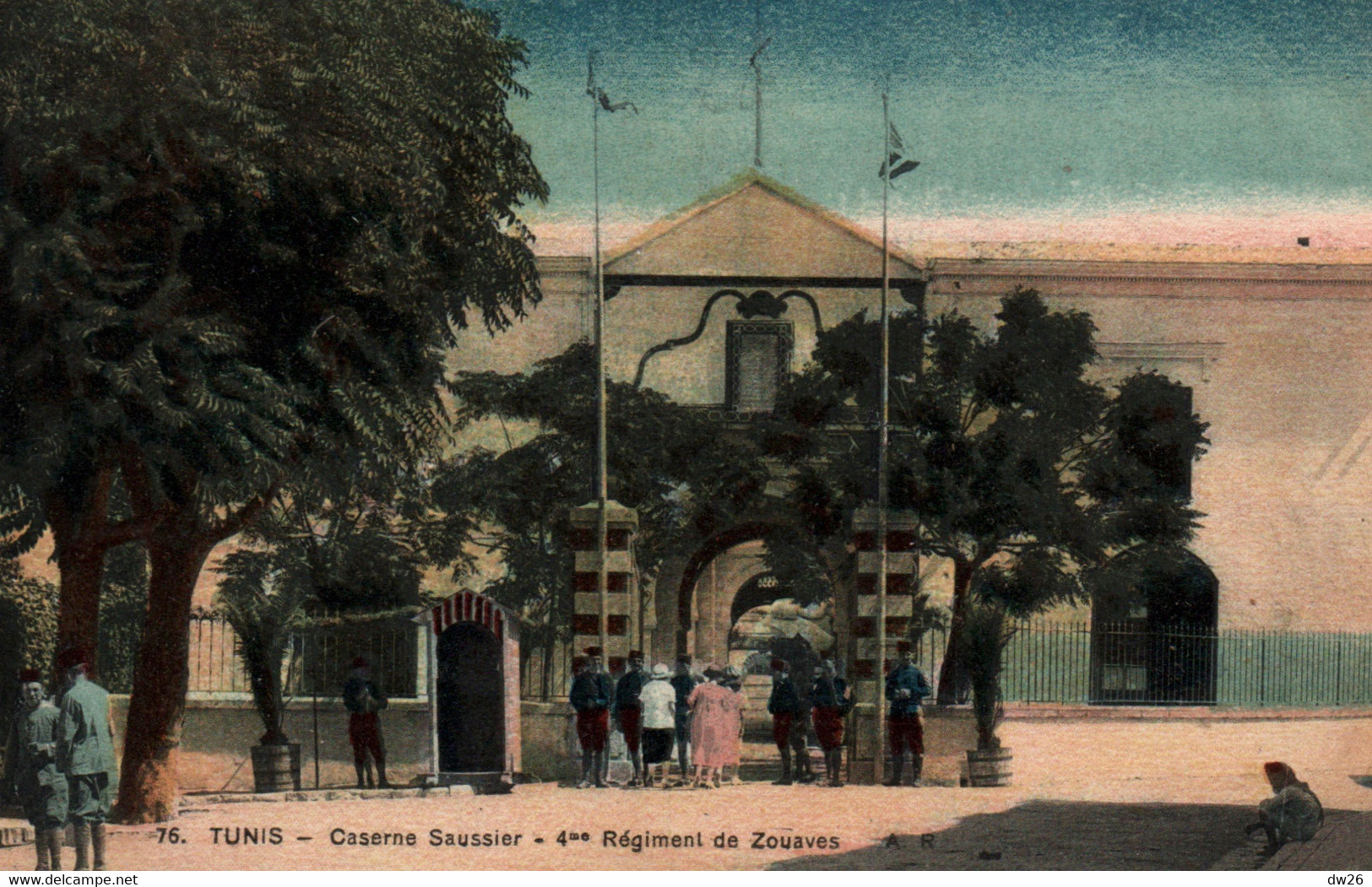 Tunis - Caserne Saussier Du 4 ème Régiment Des Zouaves - Carte A.R. Colorisée N° 76 De 1922 - Barracks