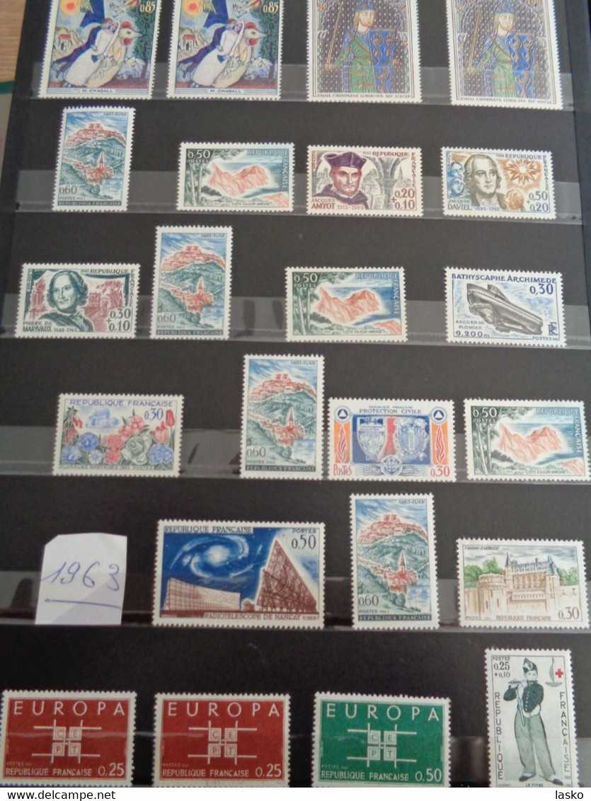 ALBUM TIMBRES FRANCE - VATICAN - PALESTINE - PAYS BAS - ALLEMAGNE - MONACO - TUNISIE - ALGERIE - oblitérés ou non