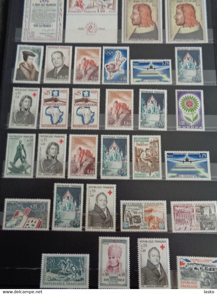 ALBUM TIMBRES FRANCE - VATICAN - PALESTINE - PAYS BAS - ALLEMAGNE - MONACO - TUNISIE - ALGERIE - oblitérés ou non