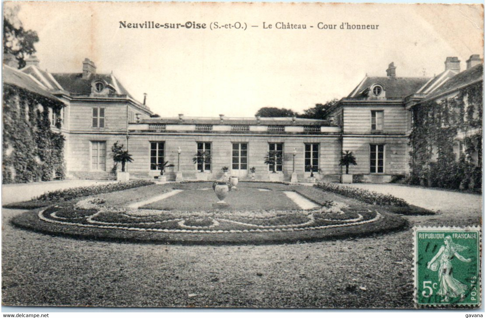 95 NEUVILLE-sur-OISE - Le Chateau - Cour D'honneur - Neuville-sur-Oise