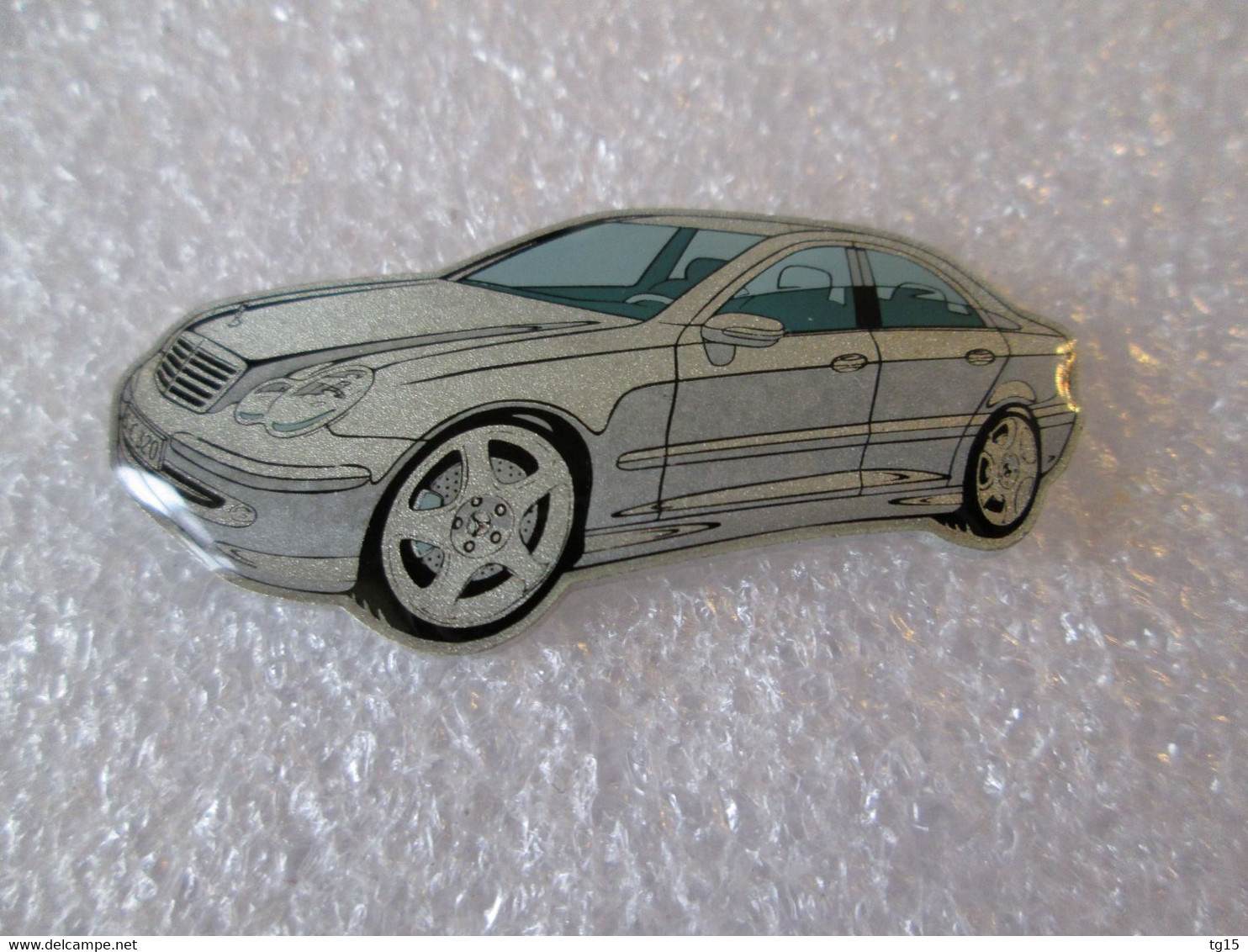 PIN'S    MERCEDES-BENZ   CLASSE   C - Mercedes