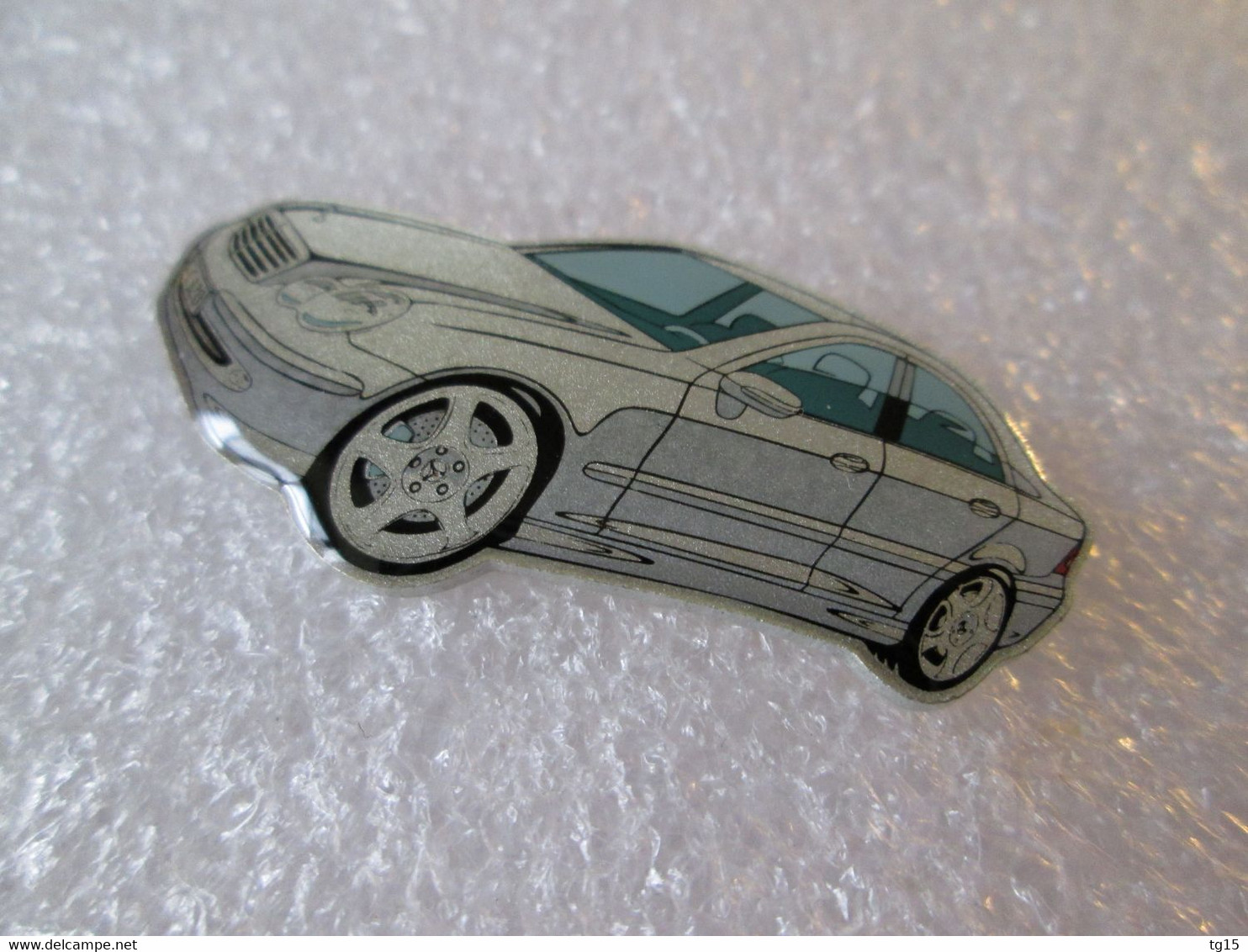 PIN'S    MERCEDES-BENZ   CLASSE   C - Mercedes