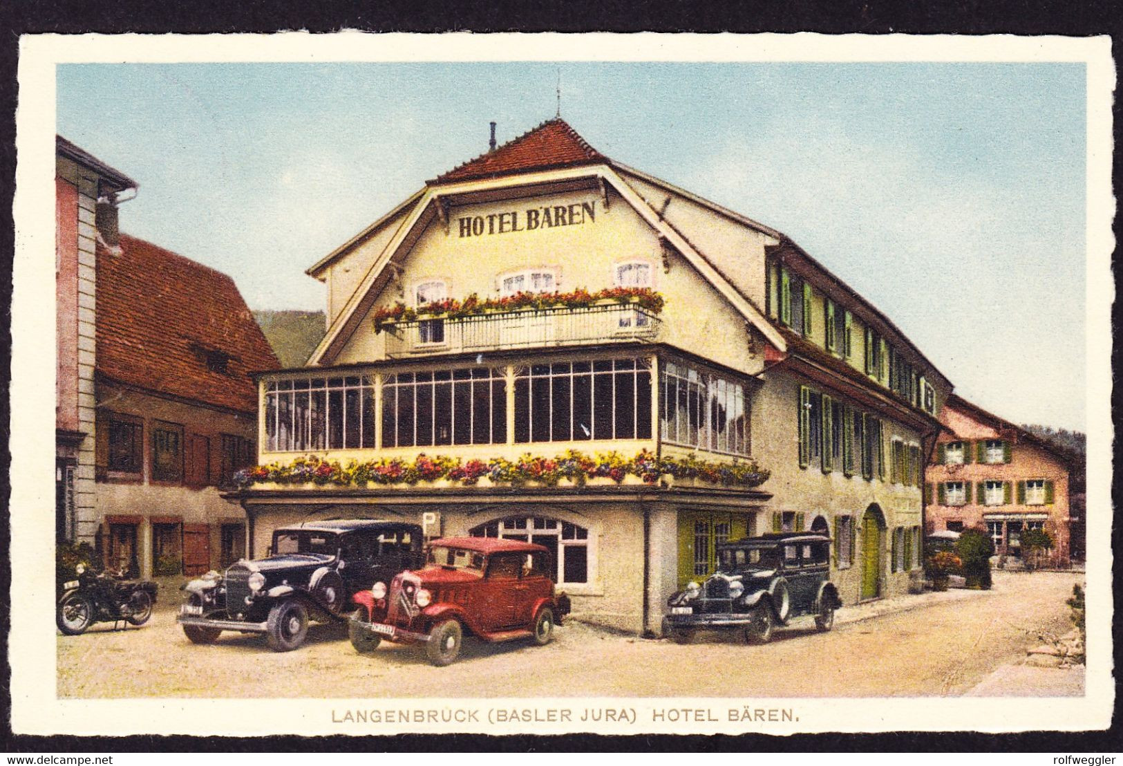 1938 Gelaufene AK: Hotel Bären In Langenbruck Mit Alten Autos - Langenbruck