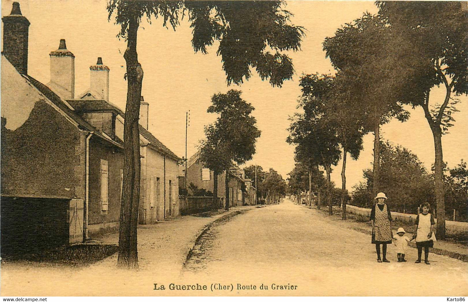 La Guerche * La Route De Gravier * Villageois - La Guerche Sur L'Aubois
