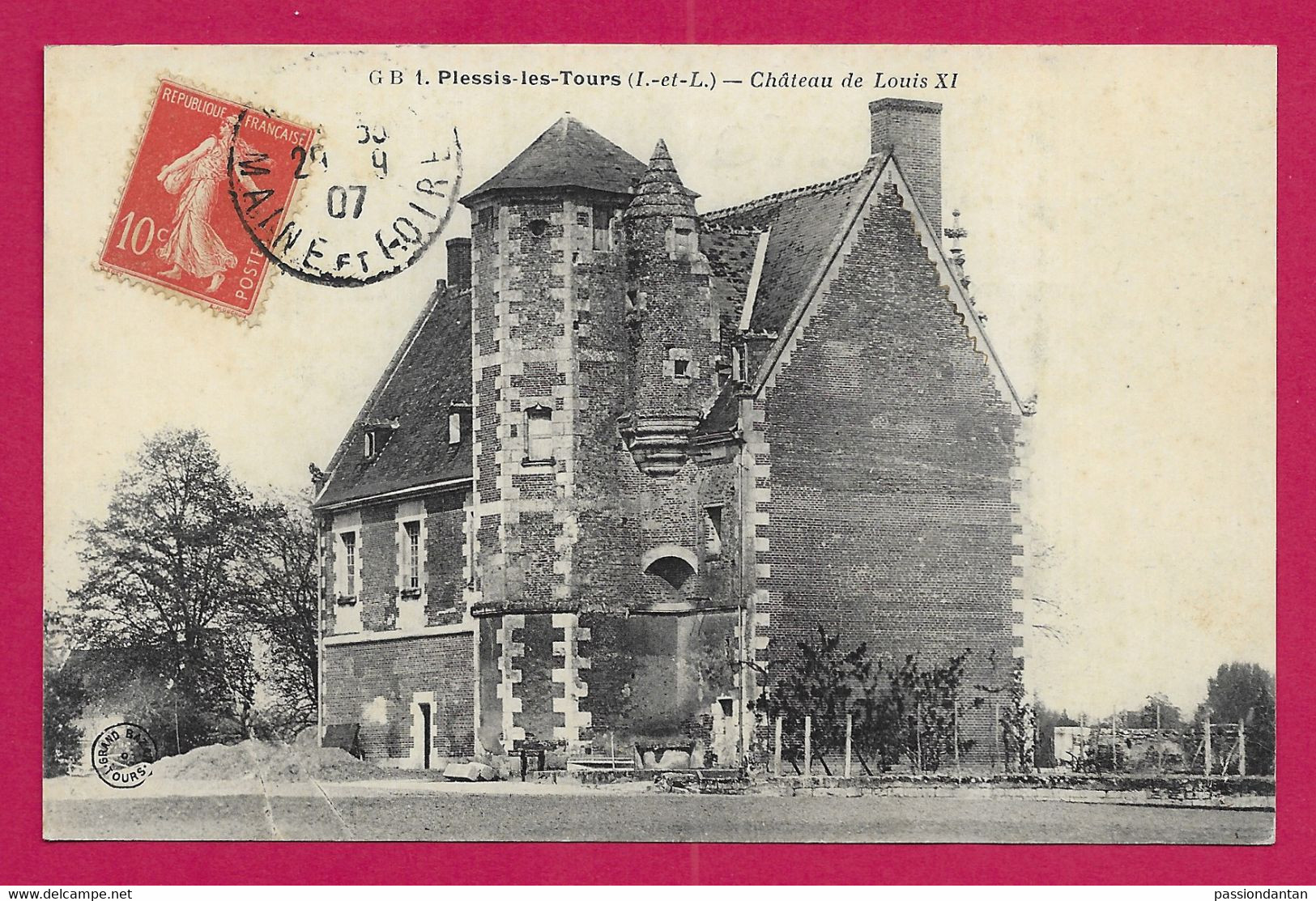 CPA Plessis Lez Tours - Château De Louis XI - La Riche