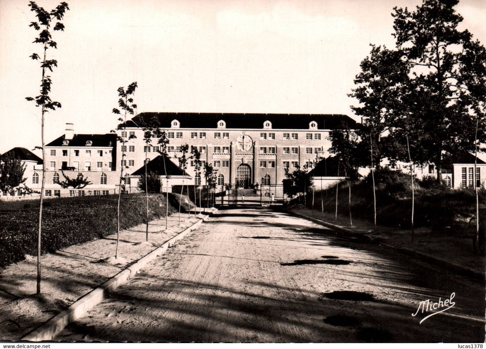 19 / EGLETONS / ECOLE NATIONALE PROFESSIONNELLE / AVENUE DE L ECOLE - Egletons