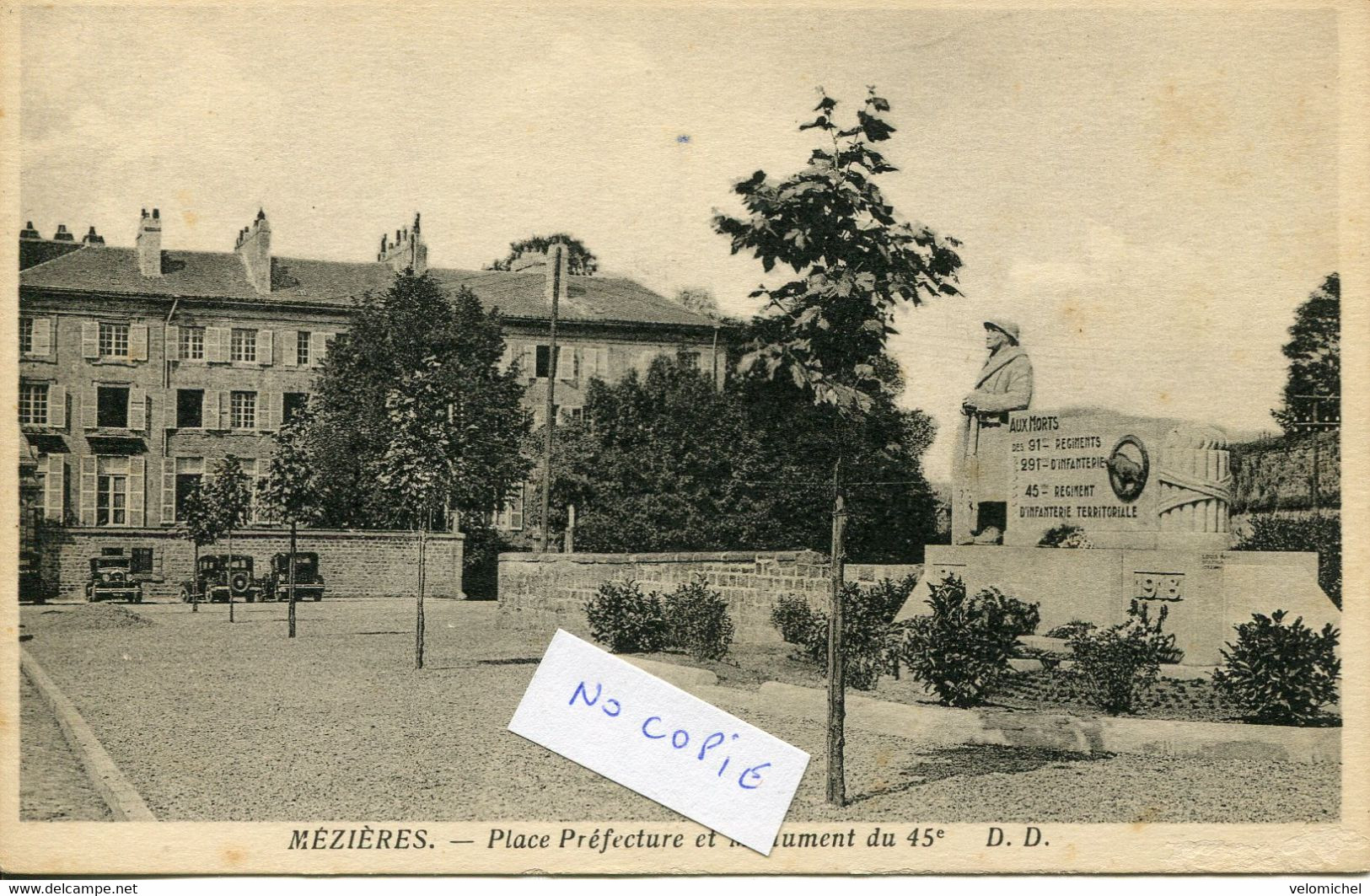 MEZIERE:  Place Préfecture Et Monument Du 45e - Charleville