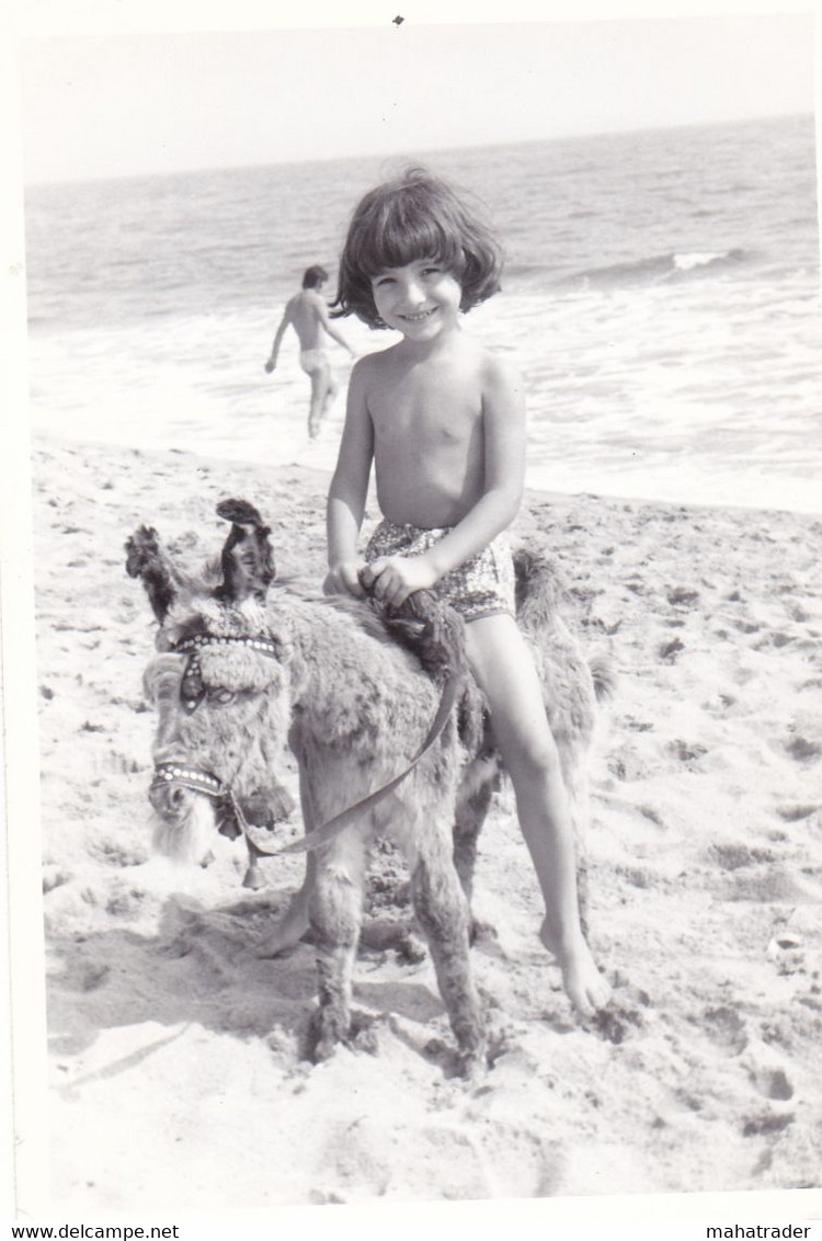 Old Real Original Photo - Naked Little Girl On A Donkey - Ca. 12.5x8.5 Cm - Anonymous Persons