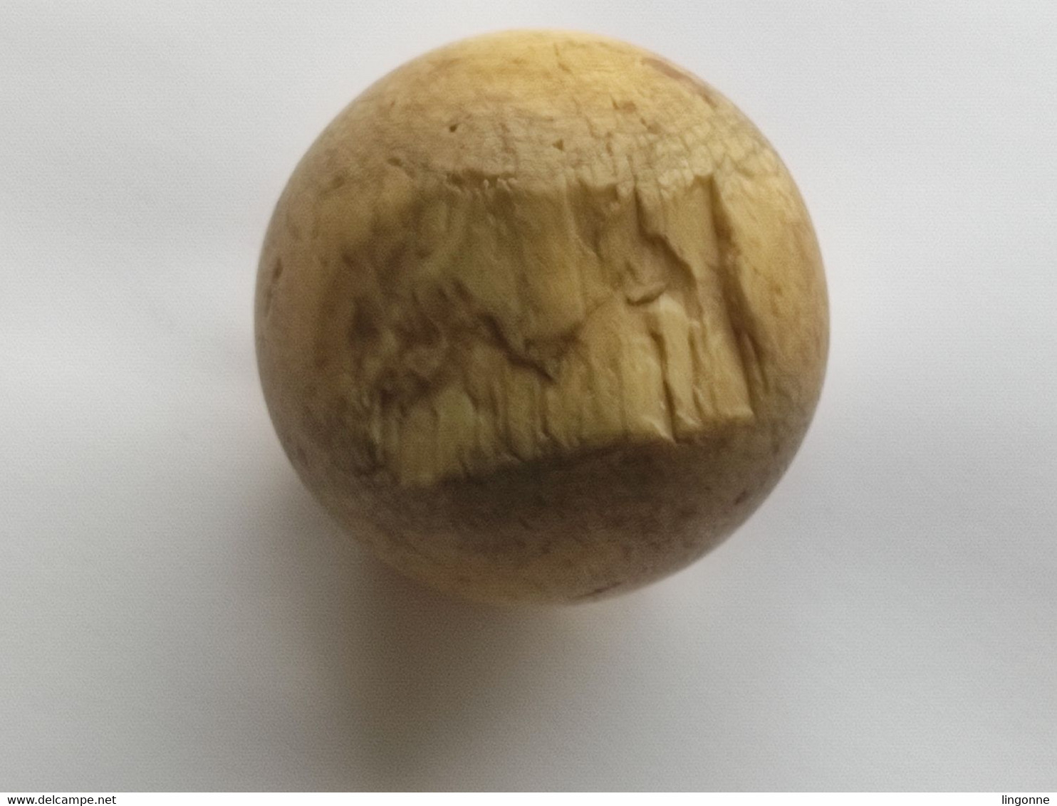 ANCIENNE BOULE DE BILLARD EN OS ? Jeu Café Bistrot EPOQUE FIN 19ème SIECLE  Diamètre : 6,2 Cm Poids : 216 Grammes - Billiards