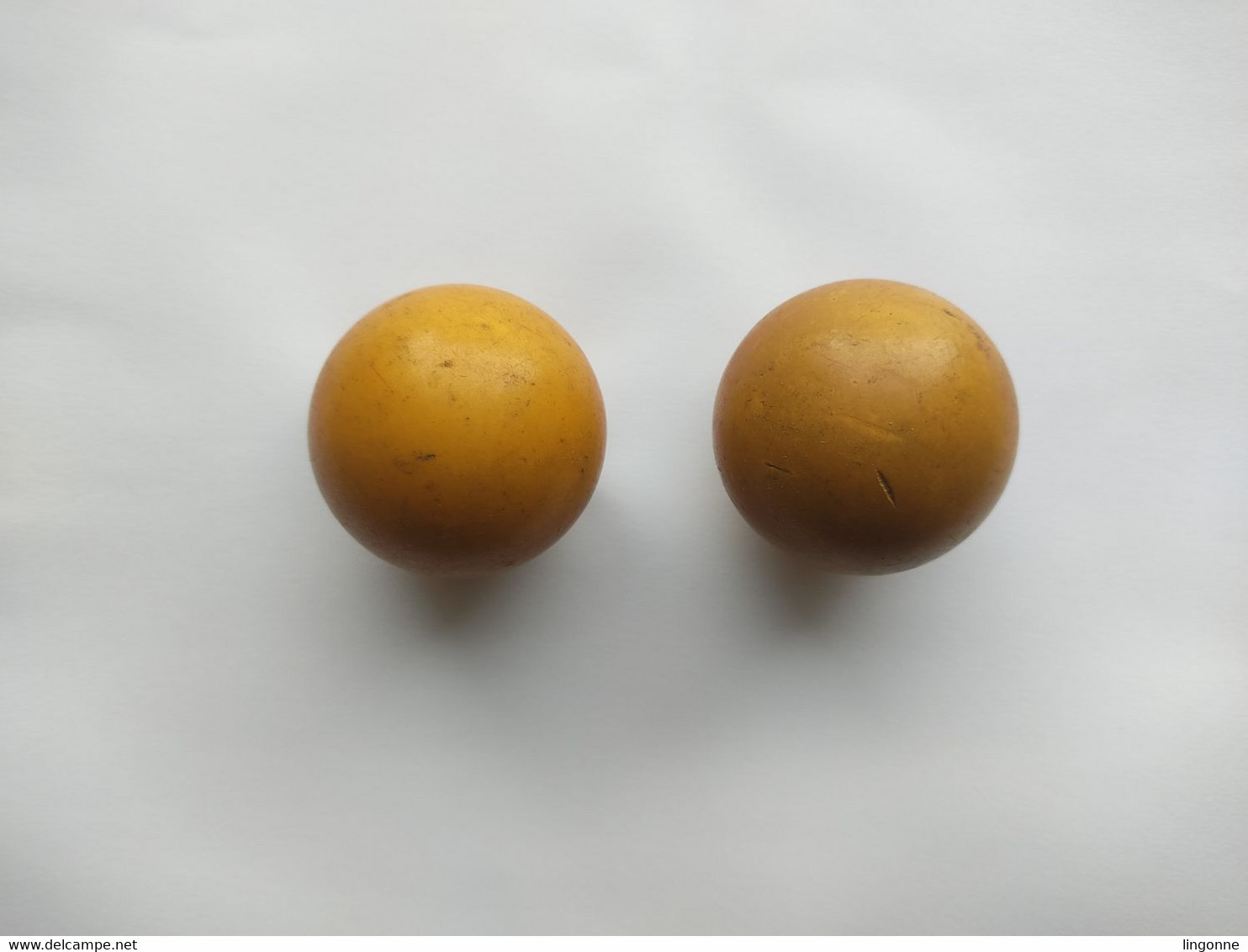 2 BOULES ANCIENNE BOULE DE BILLARD EN OS ? Jeu Café Bistrot EPOQUE FIN 19ème SIECLE  Diamètre : 4,7 Cm Poids 180 Grammes - Biliardo