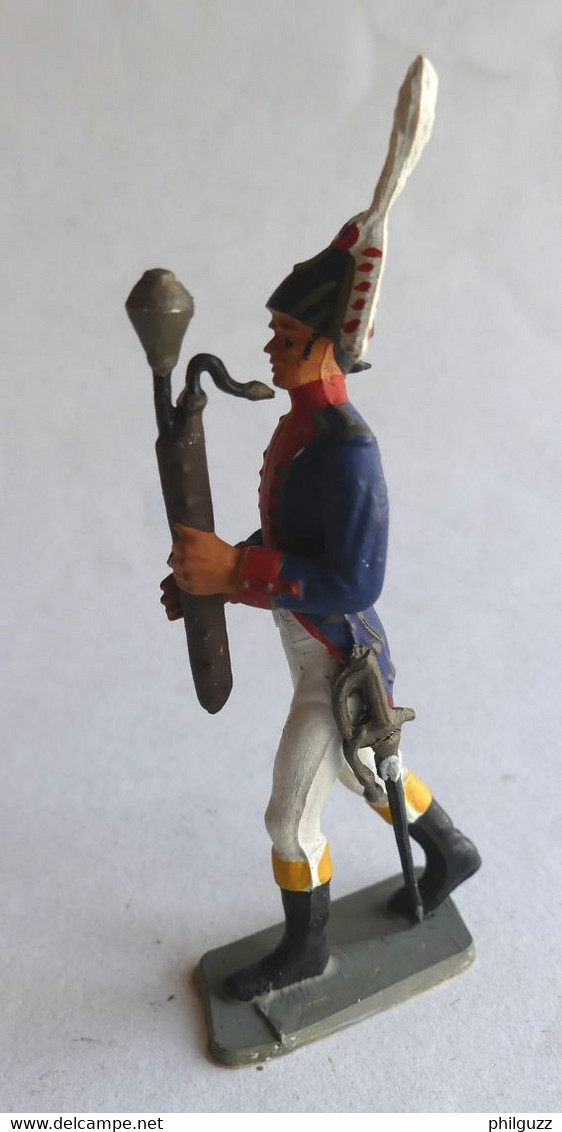 FIGURINE STARLUX EMPIRE 8151 - MUSIQUE DES GRENADIERS A PIED BASSON - 1965 Plastique 1-32è Complet - Starlux