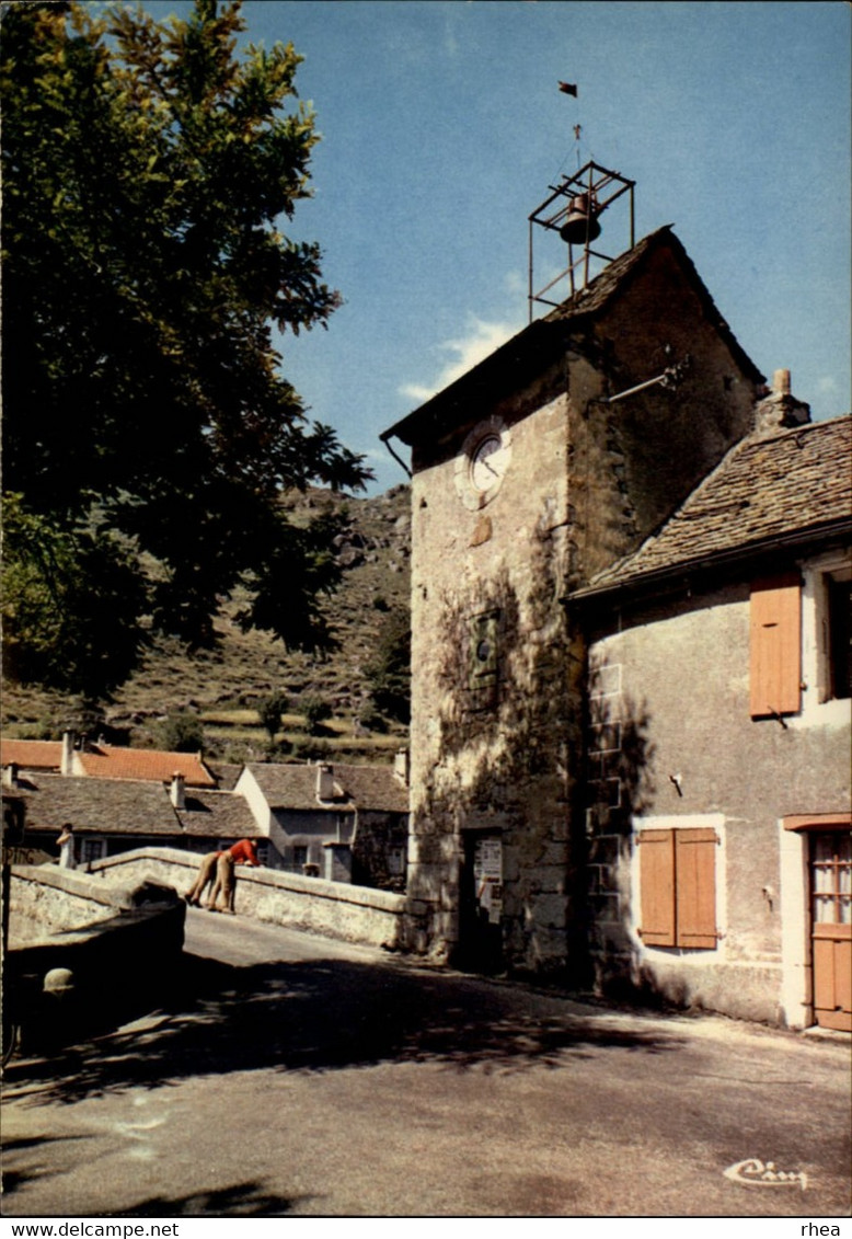 48 - LE PONT-DE-MONTVERT - Vieille Horloge - Cloche - Maison Du Chambon - Le Pont De Montvert