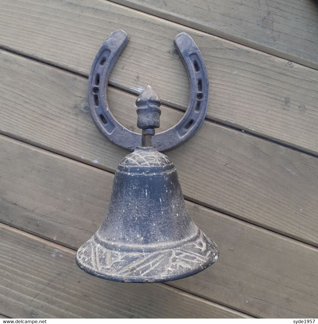 Cloche (milieu XXè Siècle) D'un Atelier De Châssis En Autriche; Monter Sur Fer à Cheval000000 - Campanas