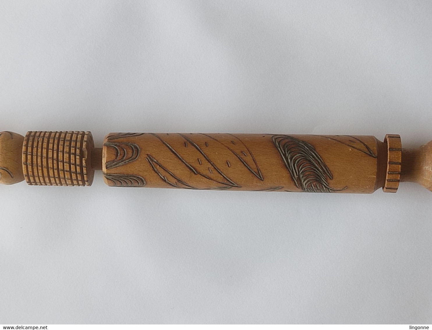 PIPE SUPERBE CALUMET De La PAIX INDIEN En BOIS Long : 1,06 Mètre Poids : 340 Grammes - Andere & Zonder Classificatie