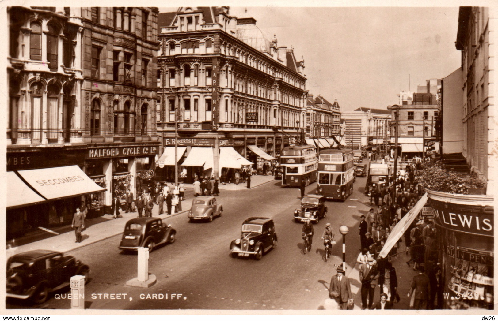 Queen Street Cardiff (Glamorgan) Old Cars, Bus - Valentine & Sons - Glamorgan