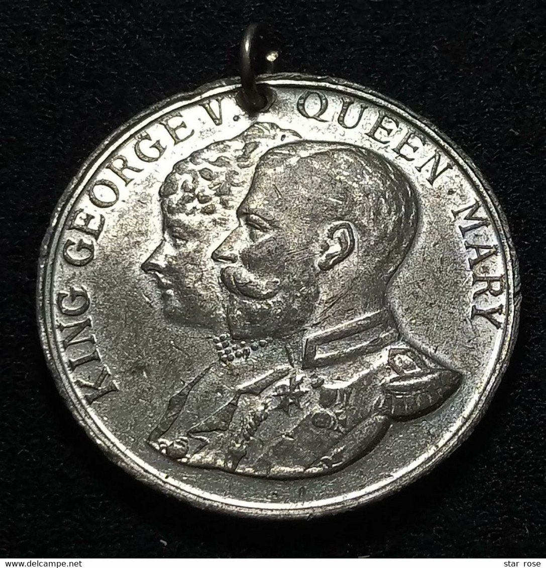 Médaille - Medal - 1935 - U.K. Great Britain - Commemorate The Silver Jubilee Of King George V And Queen Mary - Royaux/De Noblesse