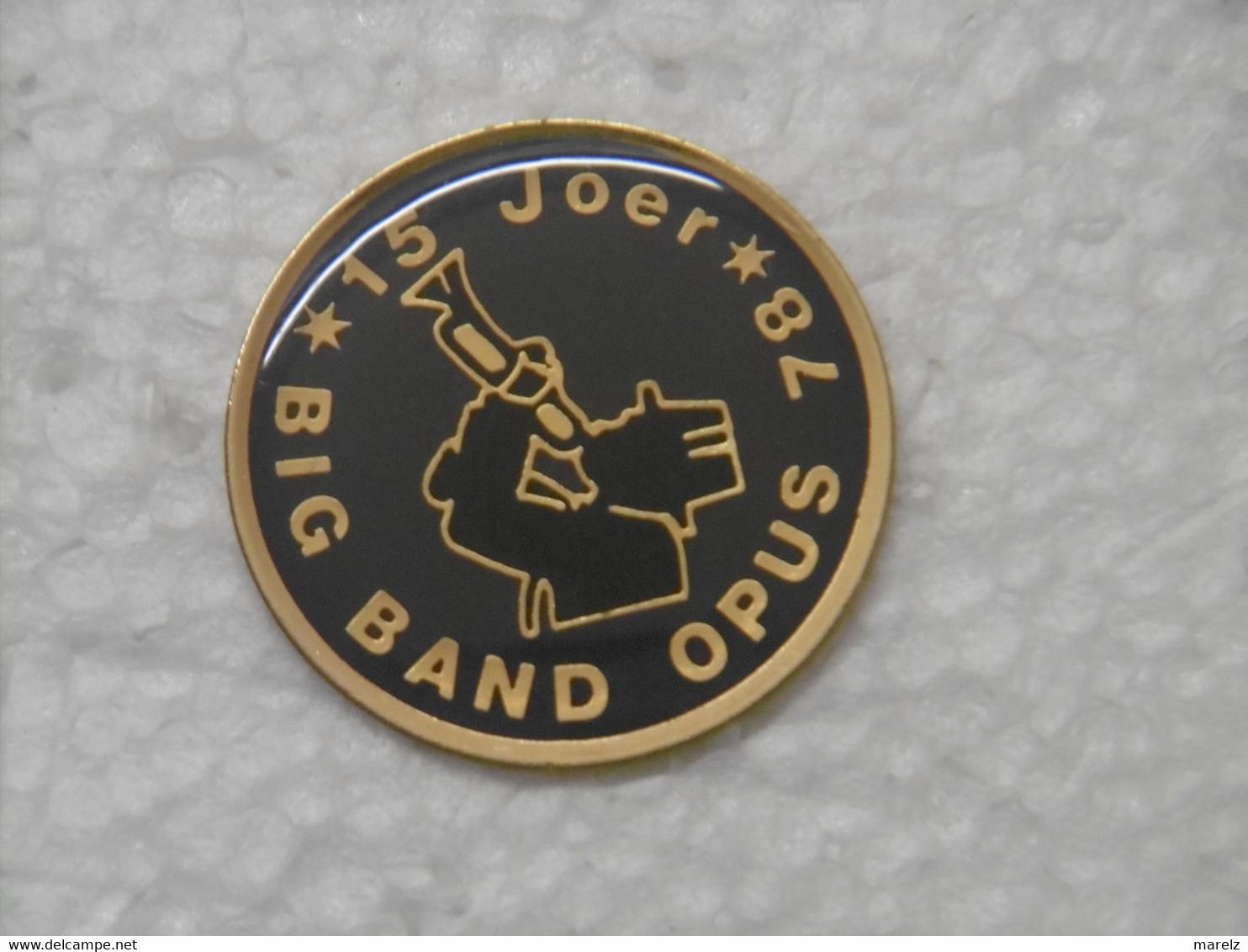 Pin's Musique BIG BAND OPUS 78 - Pins RARE Pin Spectacle LUXEMBOURG Badge Musique Musiciens 15 JOER - Musique