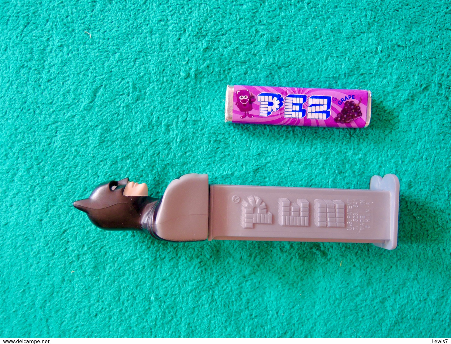 BATMAN PEZ + Grape Sweets - Batman