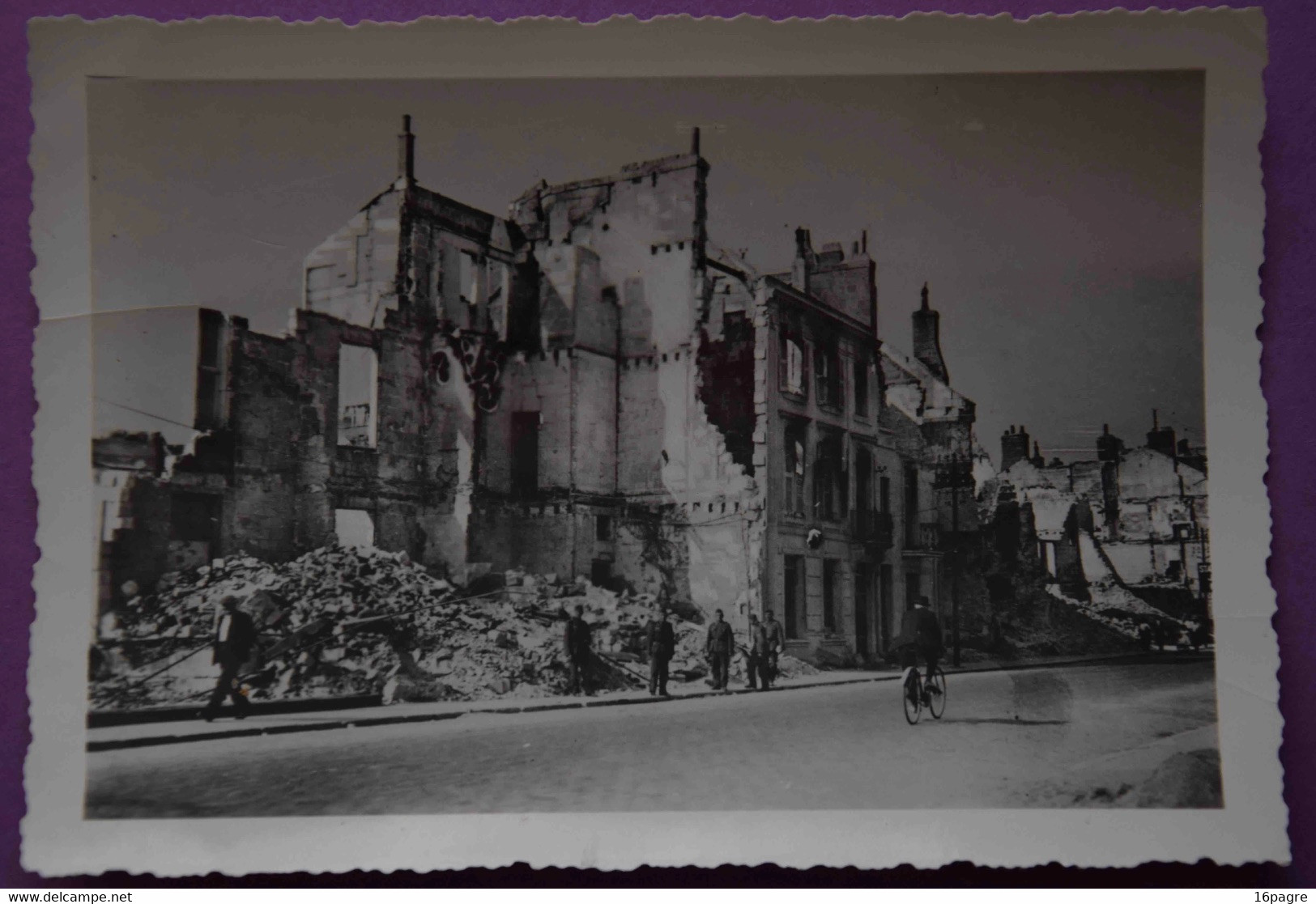 PHOTO ORIGINALE, BOMBARDEMENTS SAUMUR, GUERRE 39-45, RUINES WW2, LACOSTE PHOTOGRAPHE - Guerra, Militares