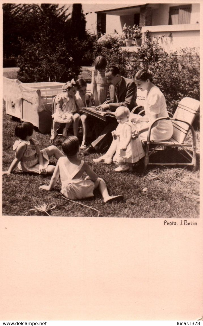 LE COMTE ET LA COMTESSE DE PARIS ET LEURS  ENFANTS / PHOTO GABRIELLI / NICE - Familles Royales