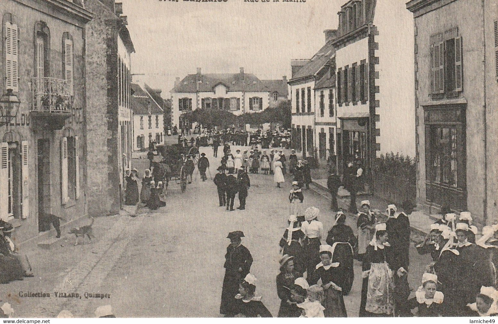 BANNALEC  Rue De La Mairie L'Hôtel Du Commerce (coiffe Costume Breton) Très Animé - Bannalec