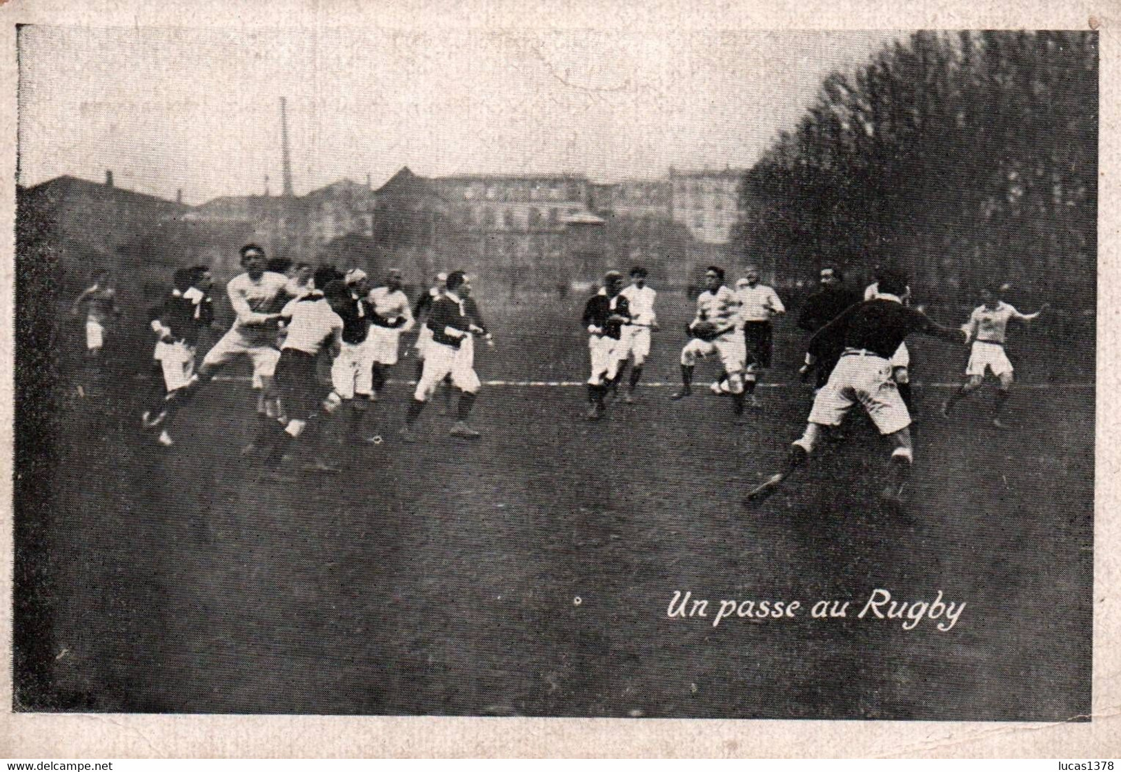 SPORT .... UNE PASSE AU RUGBY ..../ RARE - Rugby