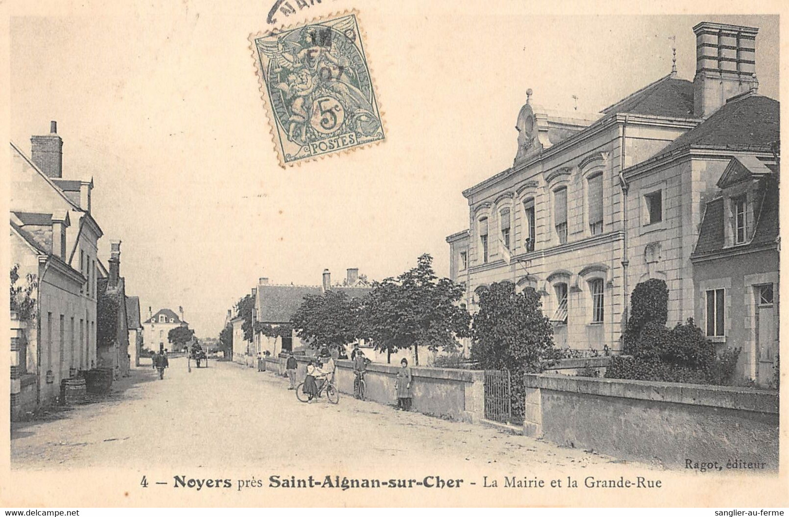 CPA 41 NOYERS PRES ST AIGNAN SUR CHER LA MAIRIE ET GRANDE RUE - Andere & Zonder Classificatie