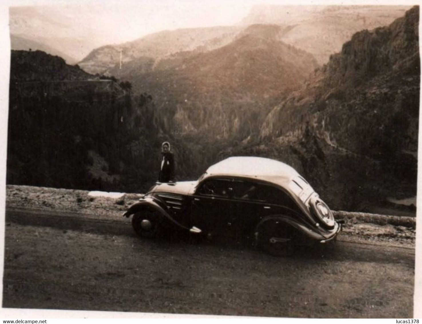 TRES BELLE  PHOTO / VOITURE A IDENTIFER - Transporter & LKW