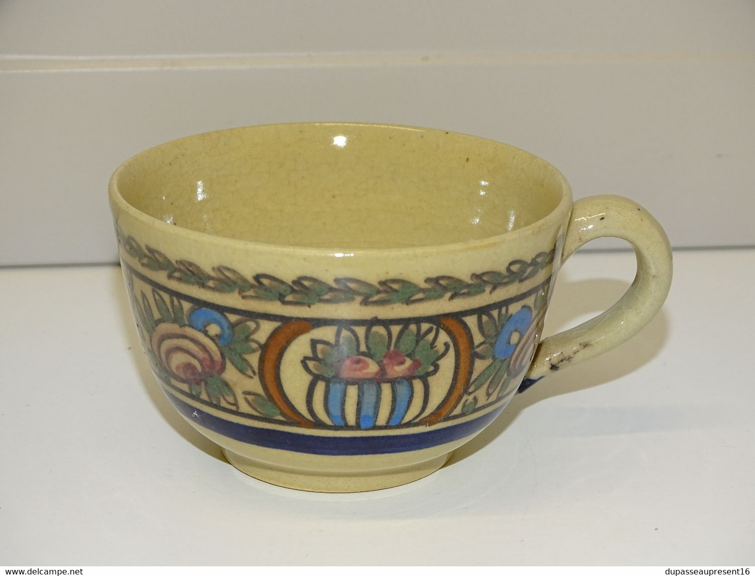 *JOLIE TASSE CERAMIQUE RENOLEAU AR.A. MARQUISE De SEVIGNE Non Signée COLLECTION E - Angoulême/Le Renoleau (FRA)