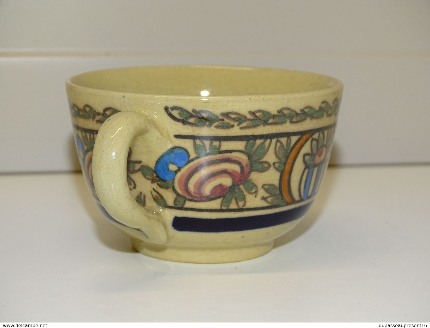 *JOLIE TASSE CERAMIQUE RENOLEAU AR.A. MARQUISE de SEVIGNE non signée COLLECTION E