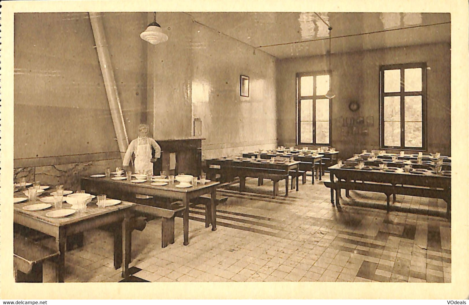 038 692 - CPA - Belgique - Bruxelles - Hôpital Militaire - Service Social - Santé, Hôpitaux