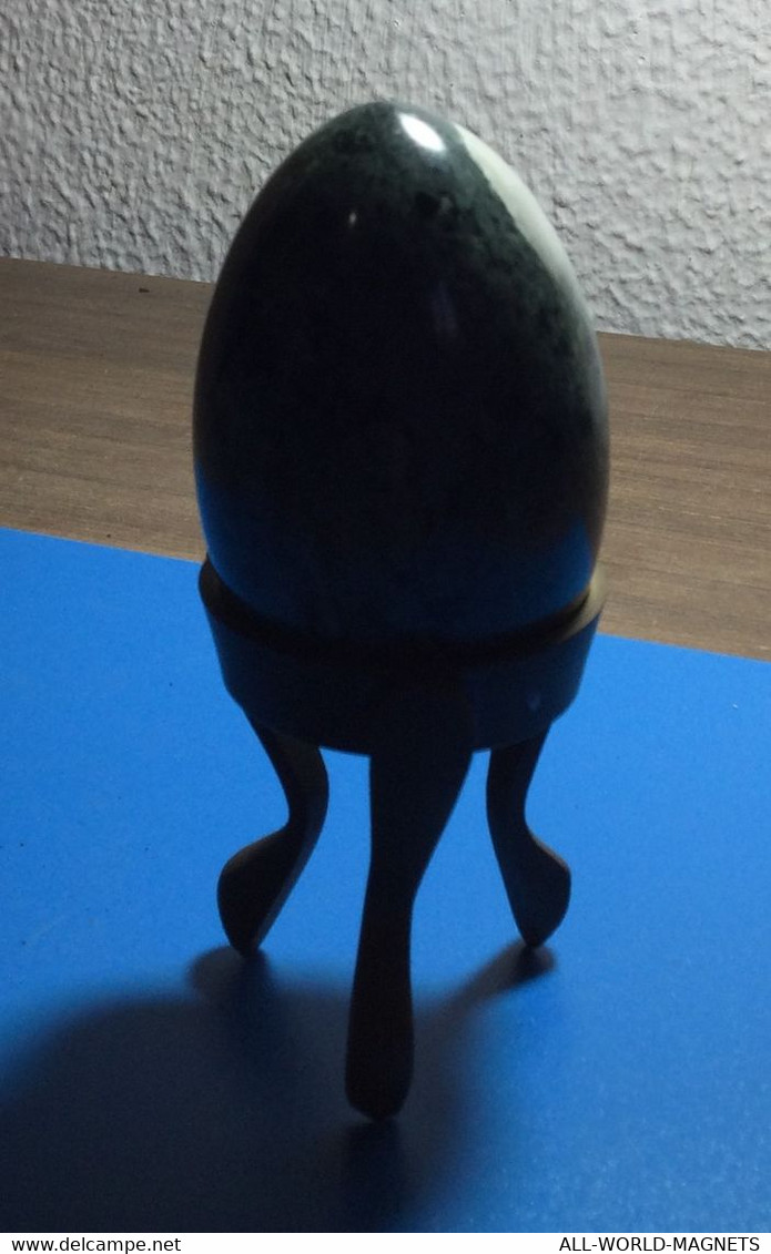 Vintage Decorative Heavy Stone Green Egg With Stand, 250 G, From Italy - Eier