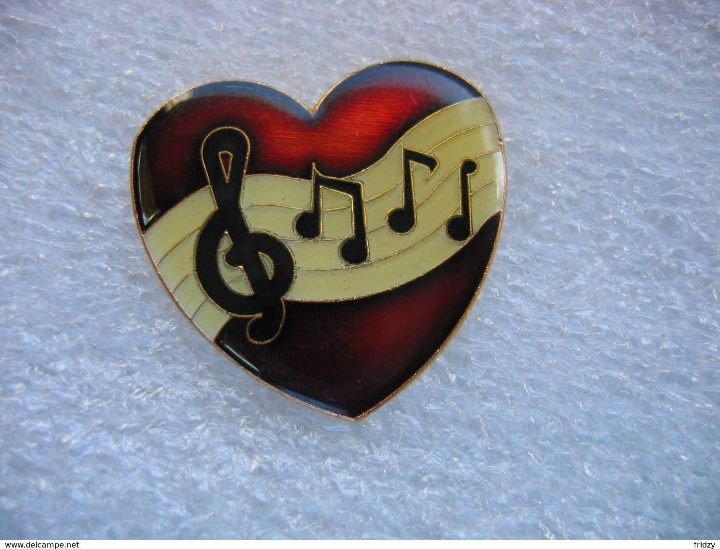 Pin's D'un Coeur De Musique. Coeur + Notes De Musique - Musique