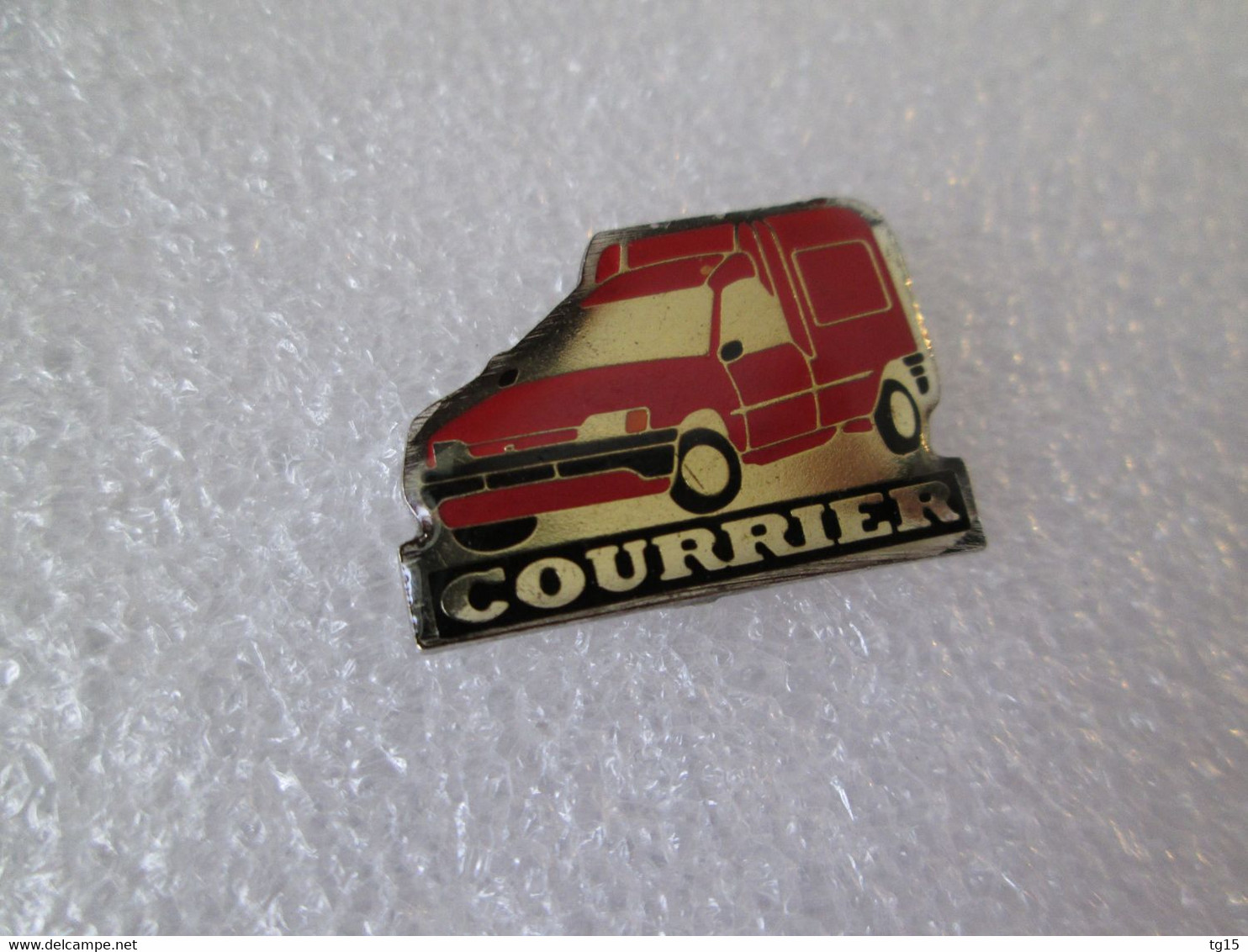 PIN'S    FORD  COURRIER - Ford