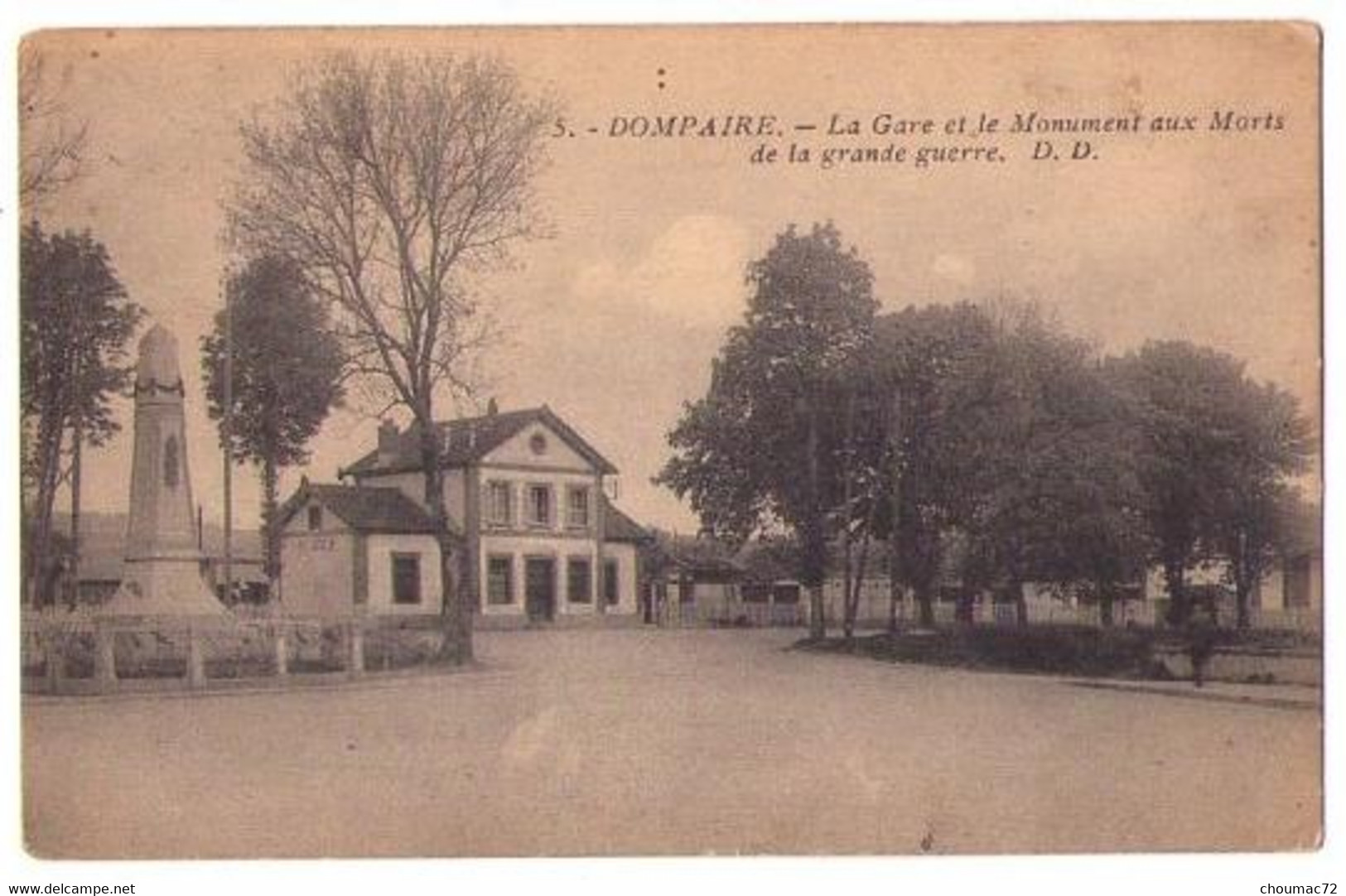 (88) 327, Dompaire, Delboy 5, La Gare Et Le Monument Aux Morts De La Grande Guerre - Dompaire