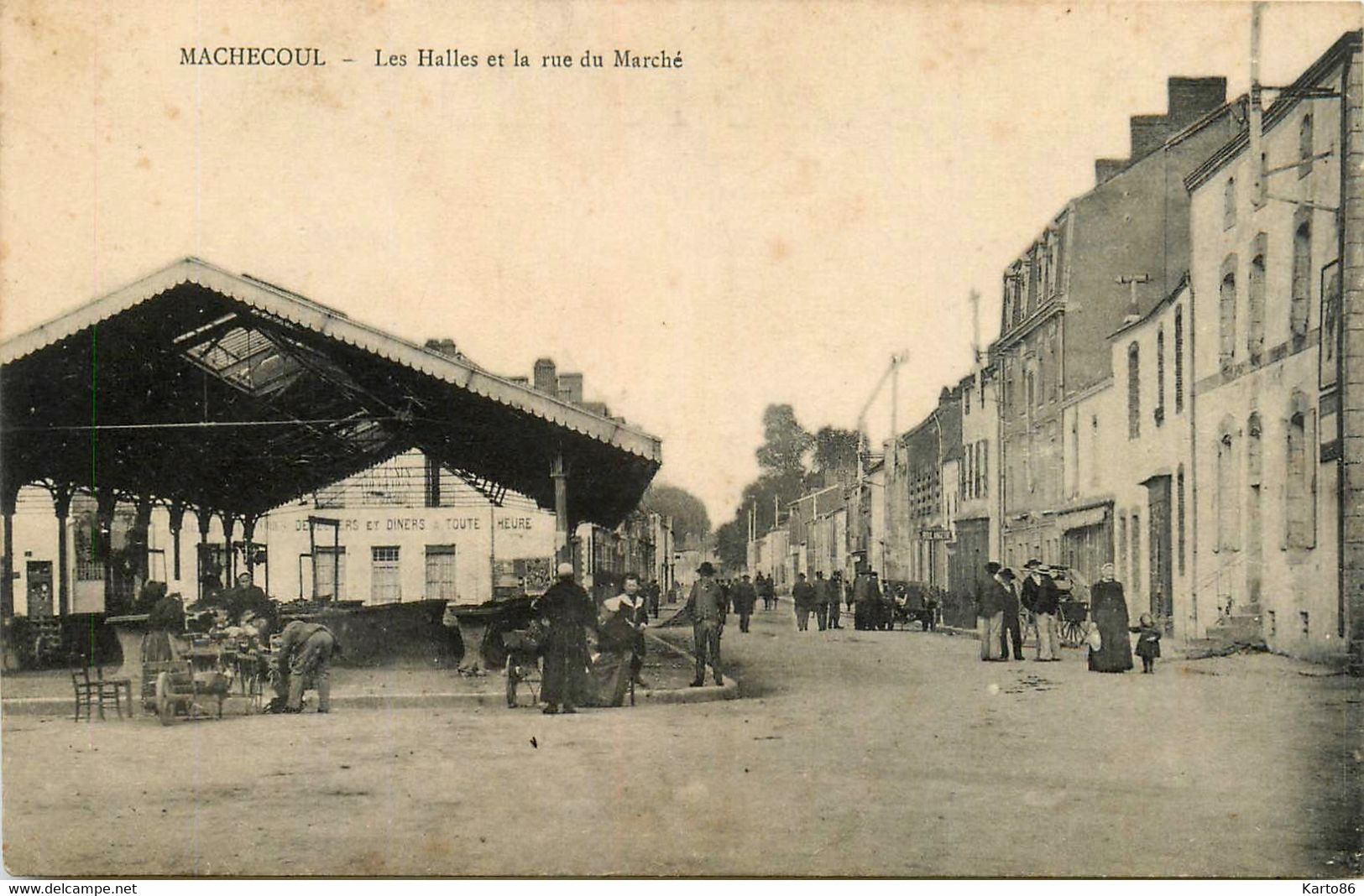 Machecoul * Les Halles Et La Rue Du Marché * Marchands Foire * Villageois - Machecoul