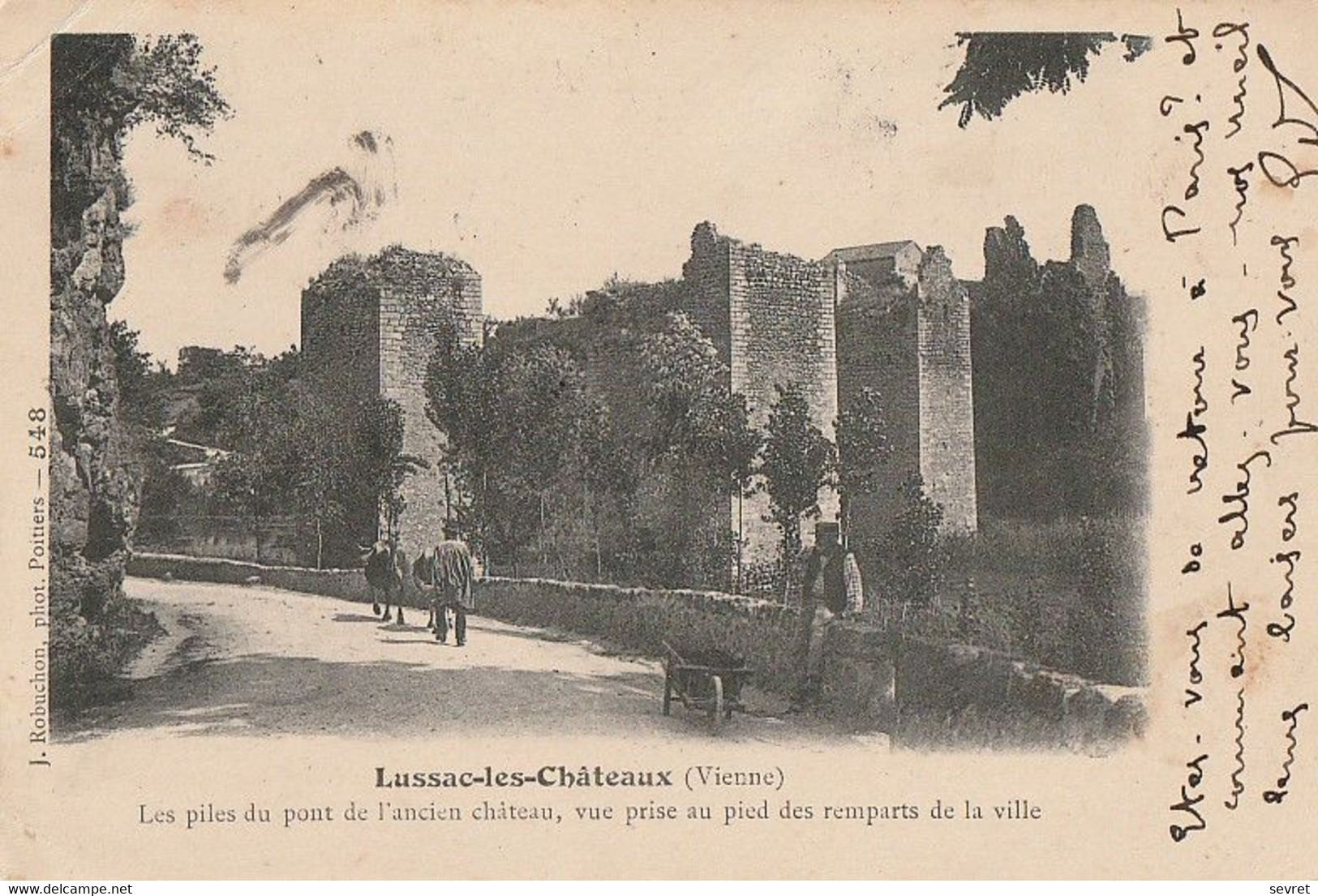 LUSSAC-les-CHATEAUX. - Les Piles Du Pont De L'ancien Château, Vue Prise Au Pied Des Remparts De La Ville - Lussac Les Chateaux