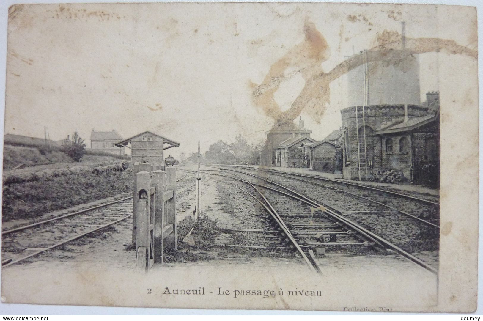 LE PASSAGE Á NIVEAU - AUNEUIL - Auneuil