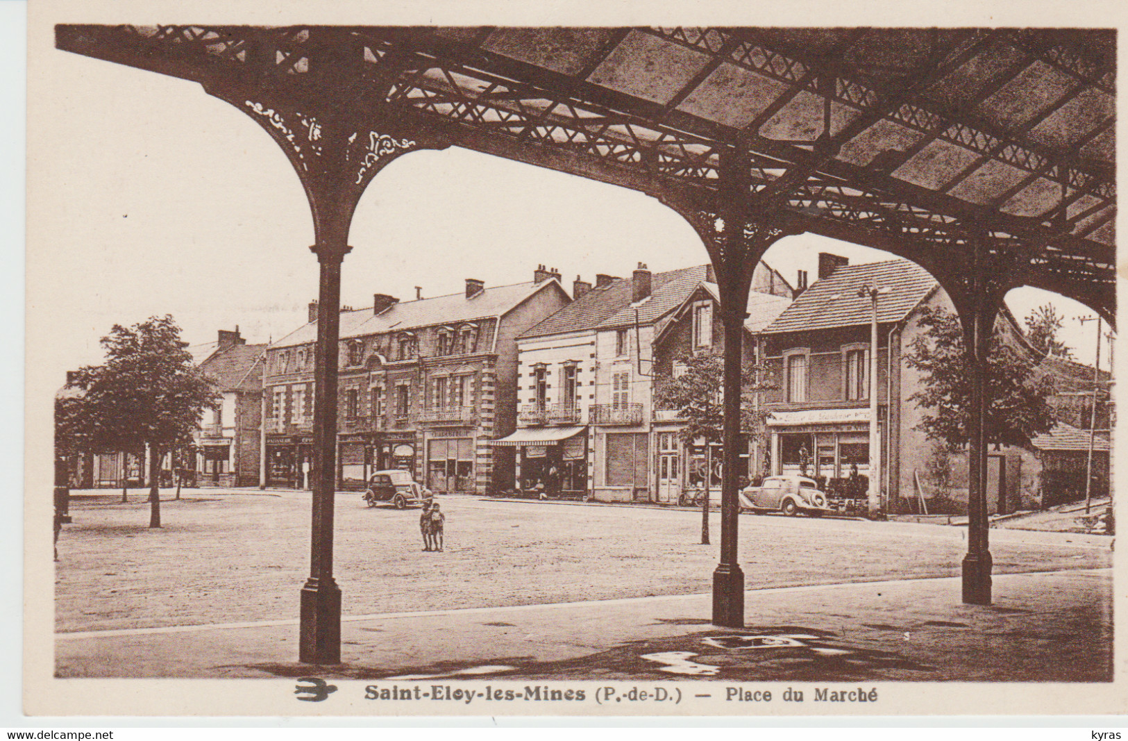 (63) SAINT-ELOY-LES-MINES . Place Du Marché ( Partie De Halles  / Pub Bière "La Gauloise" ) - Saint Eloy Les Mines