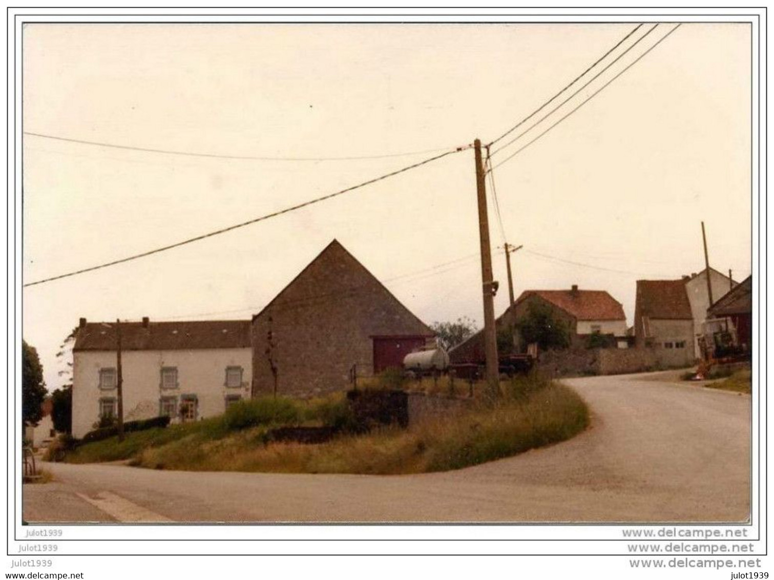 CHASTRES ..--   Vue Du Village . - Walcourt