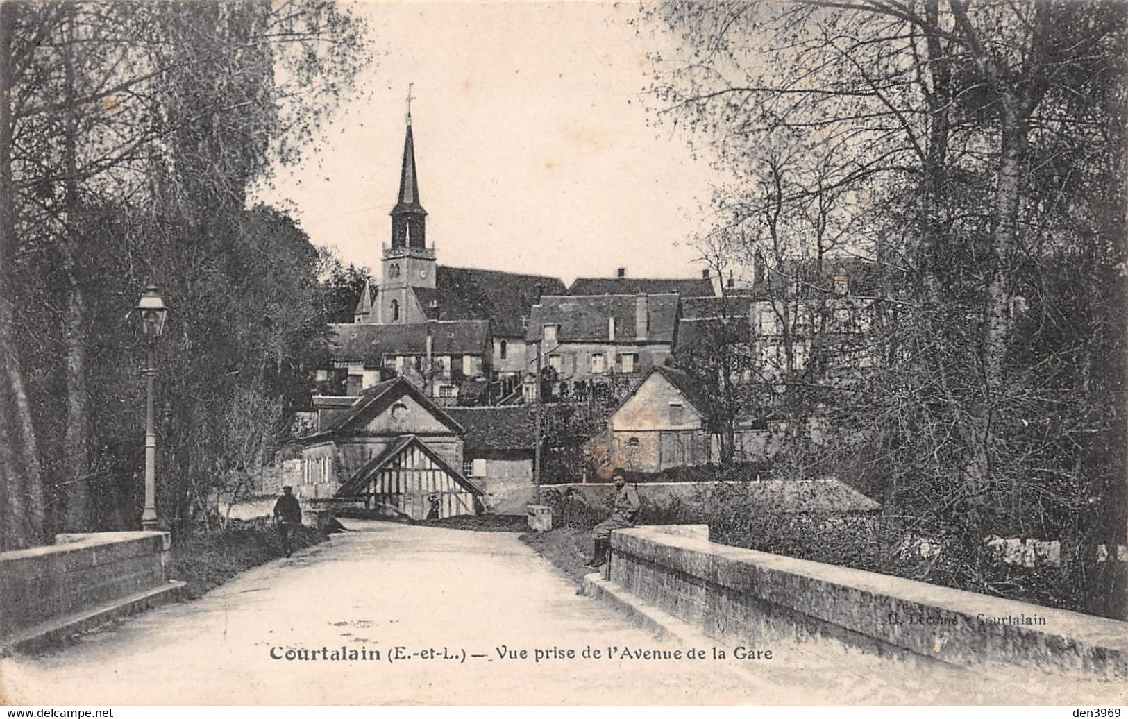 COURTALAIN (Eure Et Loir) - Vue Prise De L'Avenue De La Gare - Courtalain