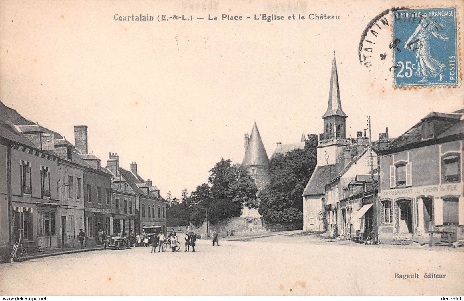 COURTALAIN (Eure Et Loir) - La Place - L'Eglise Et Le Château - Correspondant Du Chemin De Fer - Courtalain