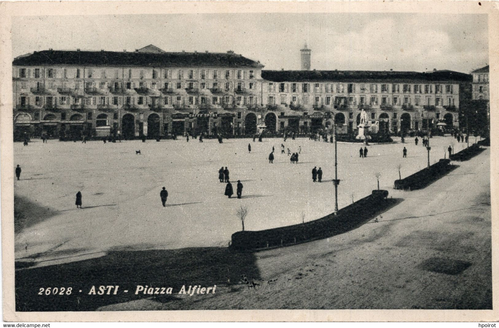 ASTI - PIAZZA ALFIERI Animazione - FORMATO PICCOLO - VIAGGIATA 1935 - (rif. G25) - Asti