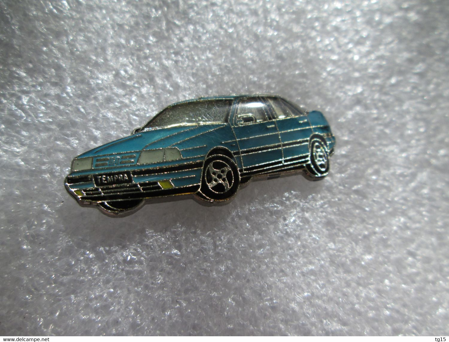 PIN'S    FIAT  TEMPRA  BLEU - Fiat