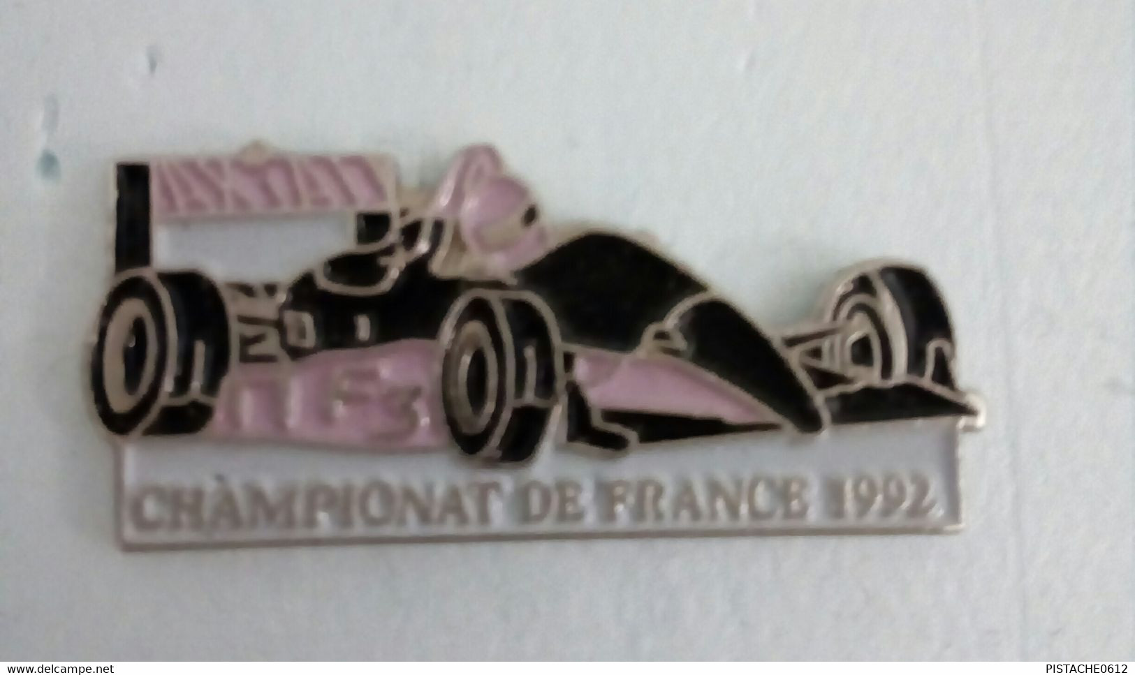 Pin's F3 Championnat De France 1992 Axial - F1