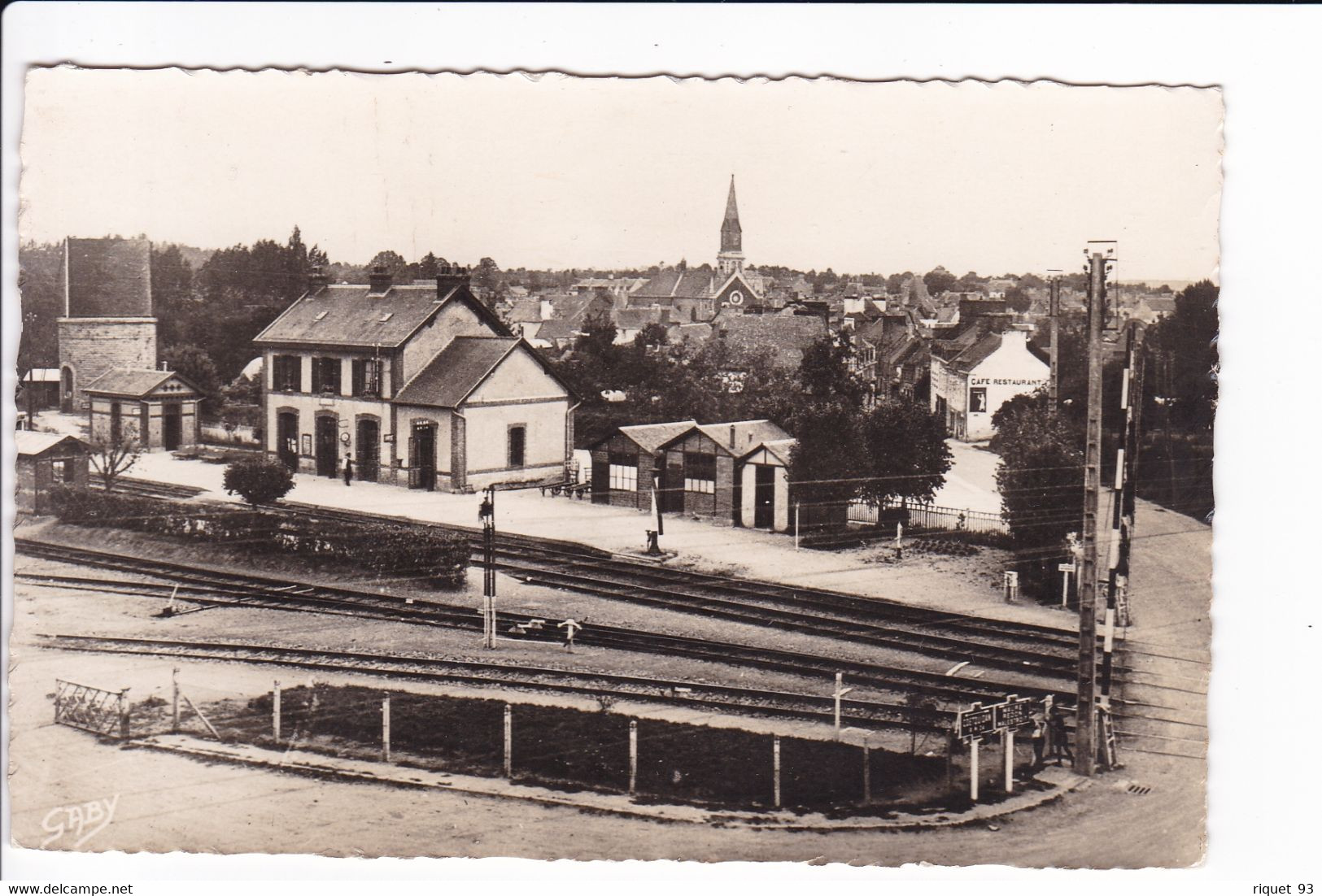 Guer - Vue Générale ( Et De La Gare) - Guer Cötquidan