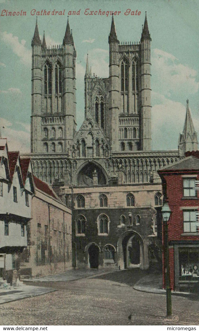 Lincoln - Cathedral And Exchequer Gate - Lincoln